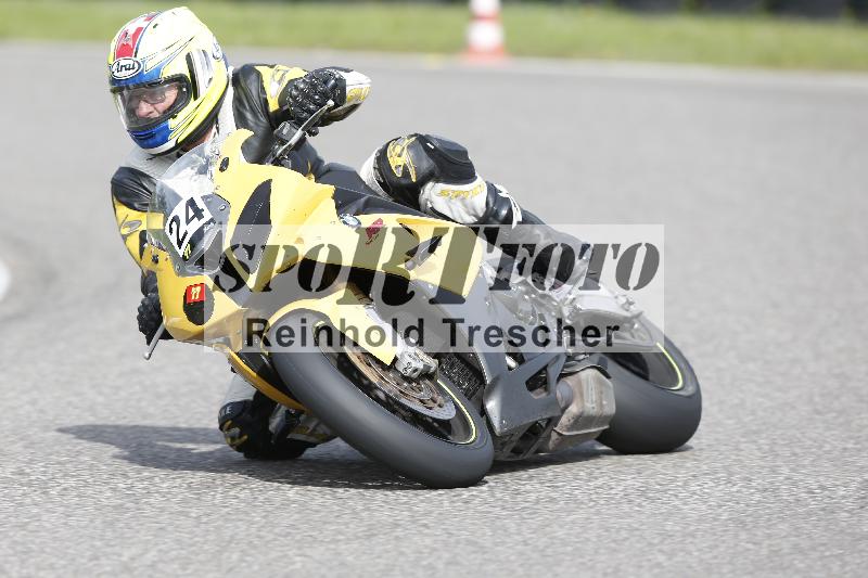 /Archiv-2025/53 16.09.2025 Track Day Domi Aegerter ADR/Gruppe rot/24